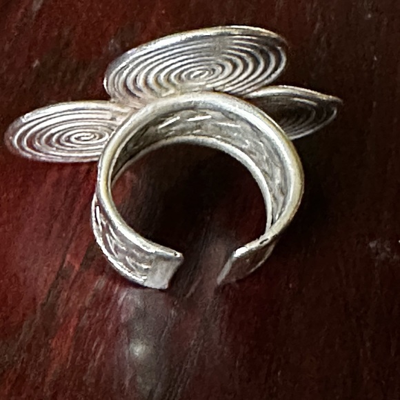 Handmade Ring - Picture 4 of 6